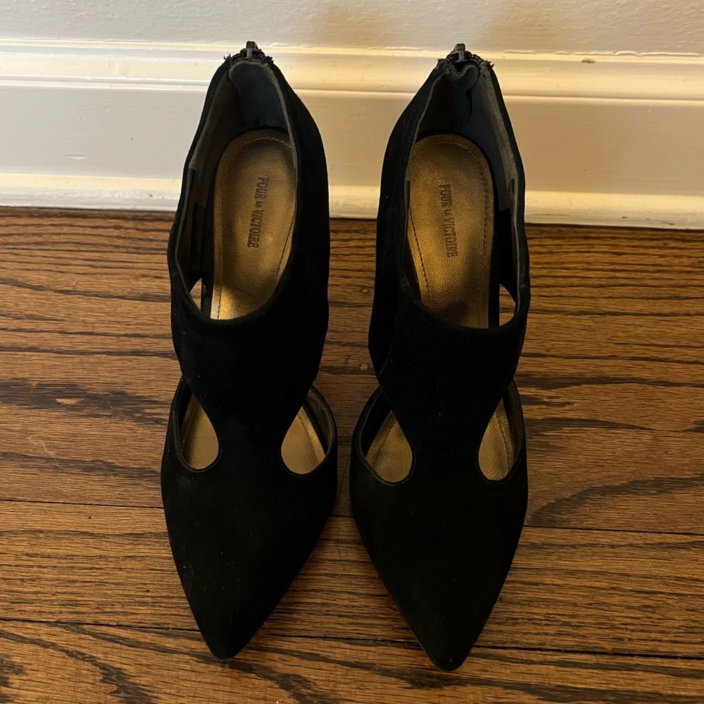 Pour La Victoire Heels
